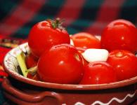 Recept för att sylta tomater (kallt)